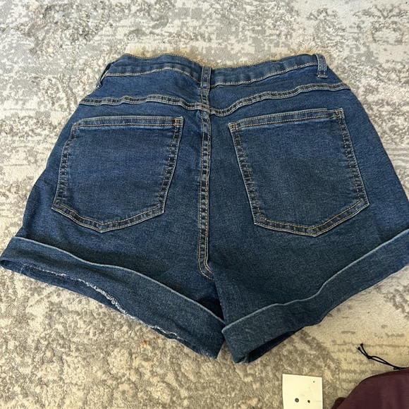 Dark blue Jean shorts - Picture 2 of 2